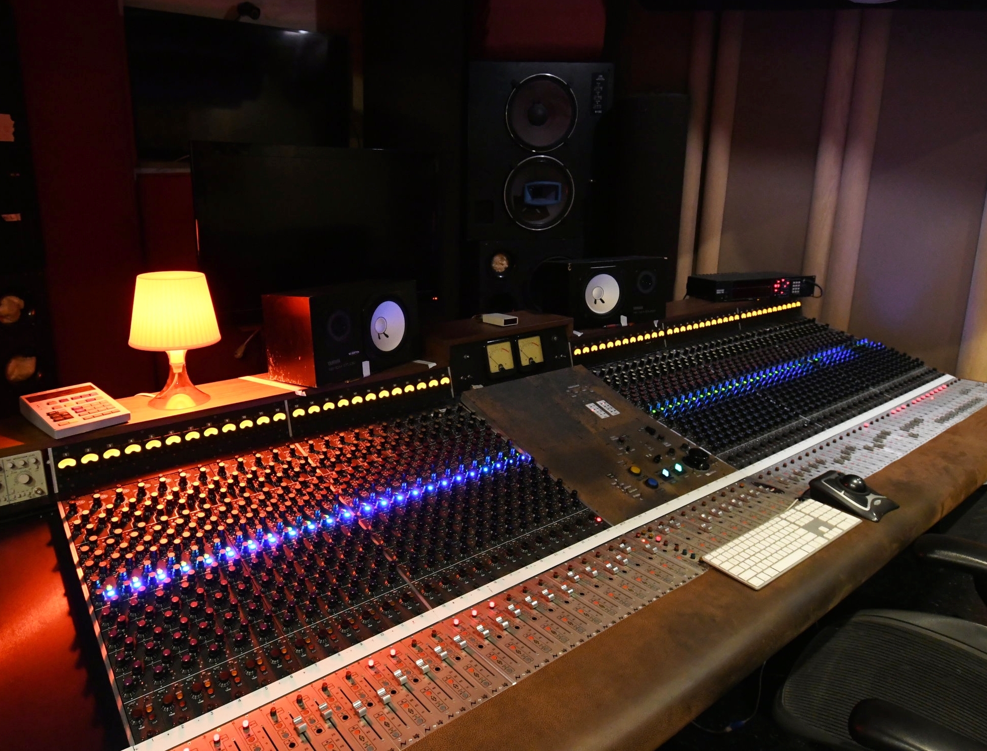 mixing console